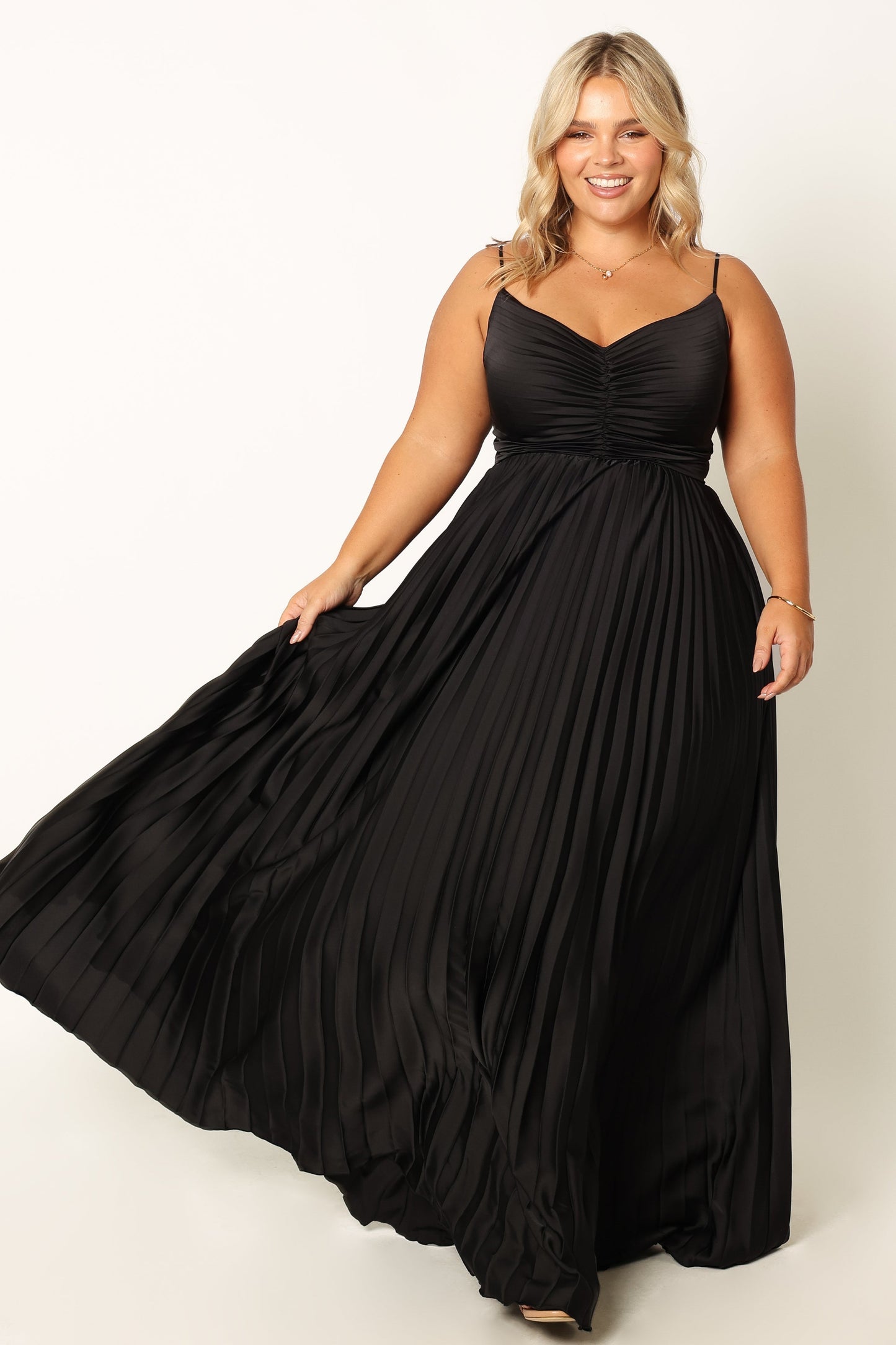 Robe d'invitée de mariage longue plissée – Noir - vue 4 - Valerelle