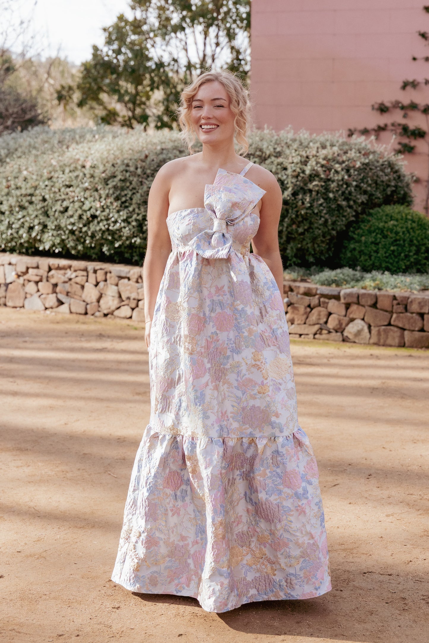 Robe d'invitée de mariage longue à nœud nœud devant – Imprimé floral - Valerelle