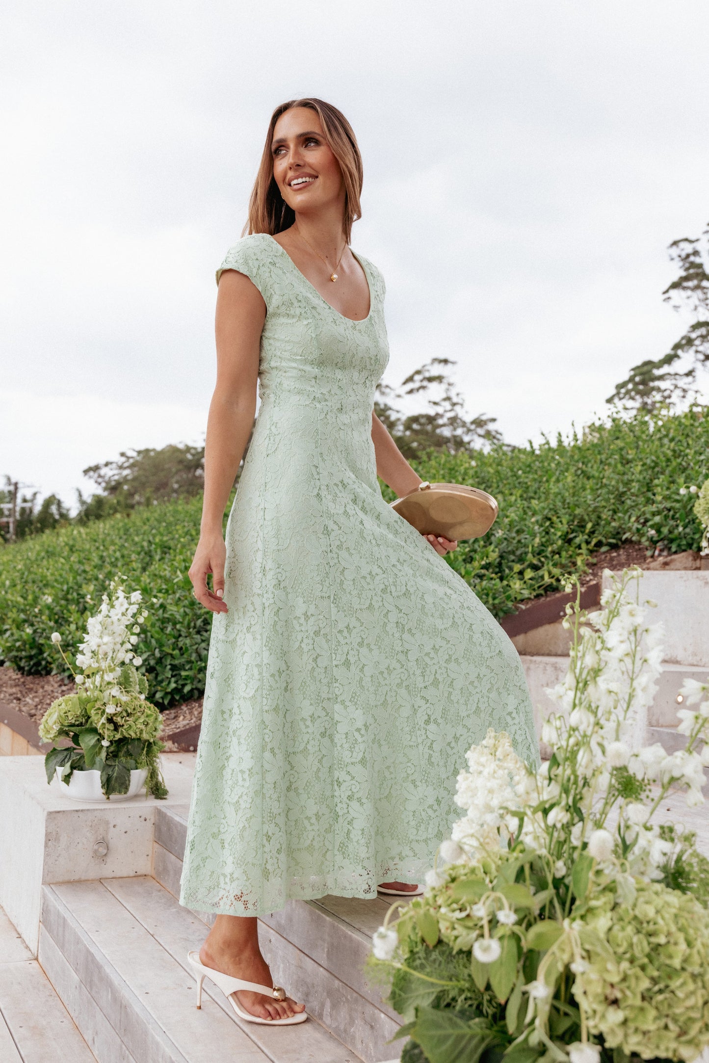 Robe d'invitée de mariage longue en dentelle – Vert sauge - Valerelle