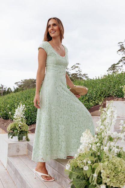 Robe d'invitée de mariage longue en dentelle – Vert sauge - Valerelle