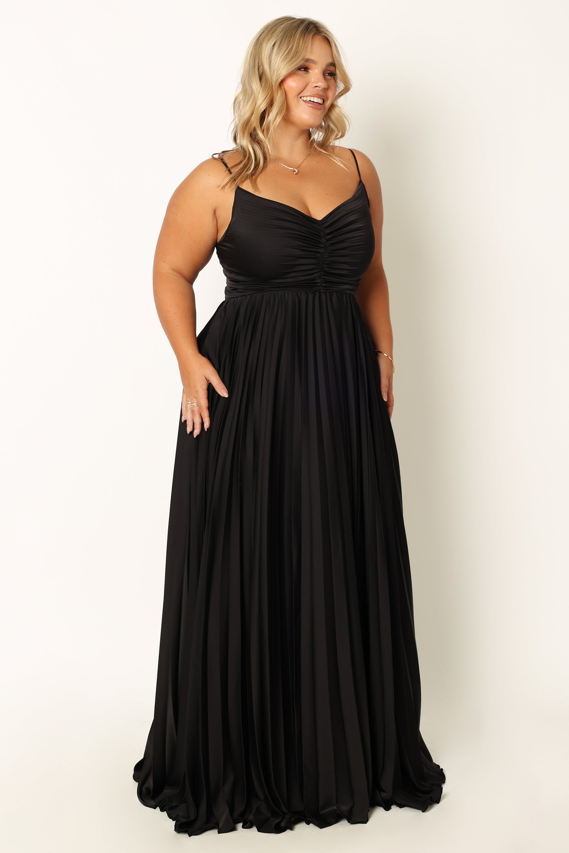 Robe d'invitée de mariage longue plissée – Noir - vue 3 - Valerelle