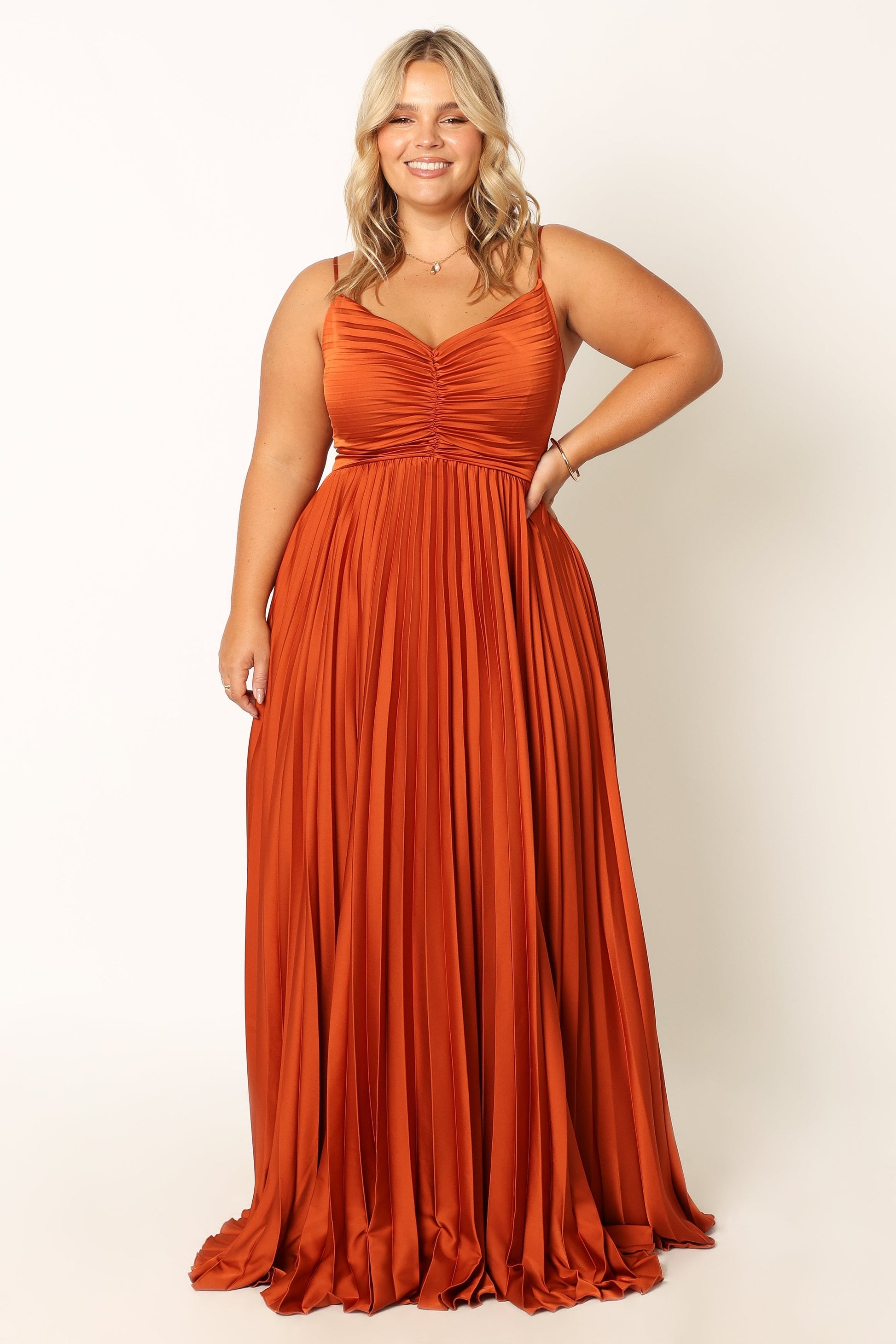 Robe d'invitée de mariage longue plissée – Orange - vue 3 - Valerelle