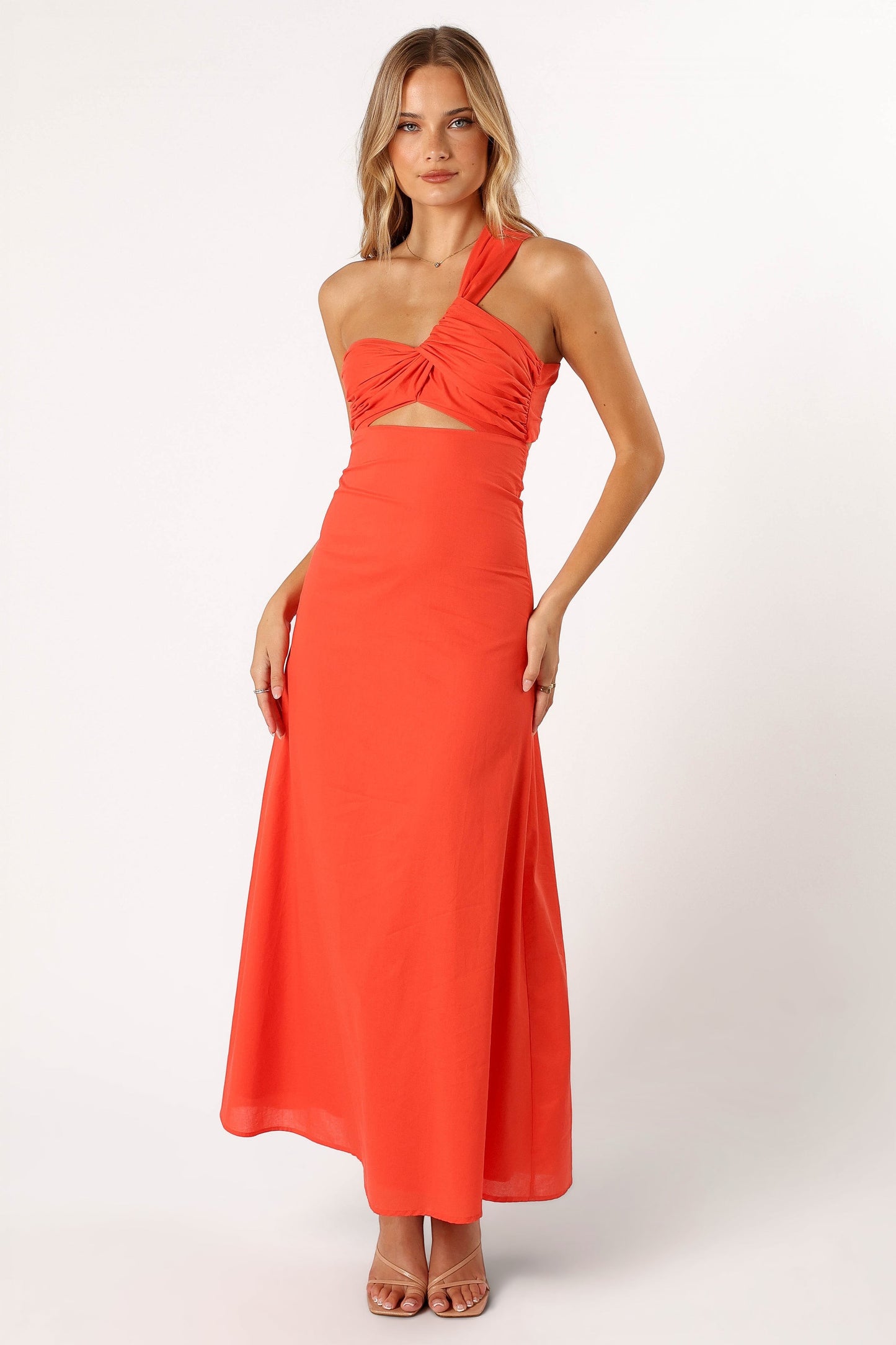 Robe de demoiselle d'honneur longue asymétrique – Camel - vue 3 - Valerelle