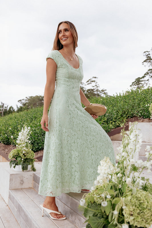 Robe d'invitée de mariage longue en dentelle – Vert sauge - Valerelle