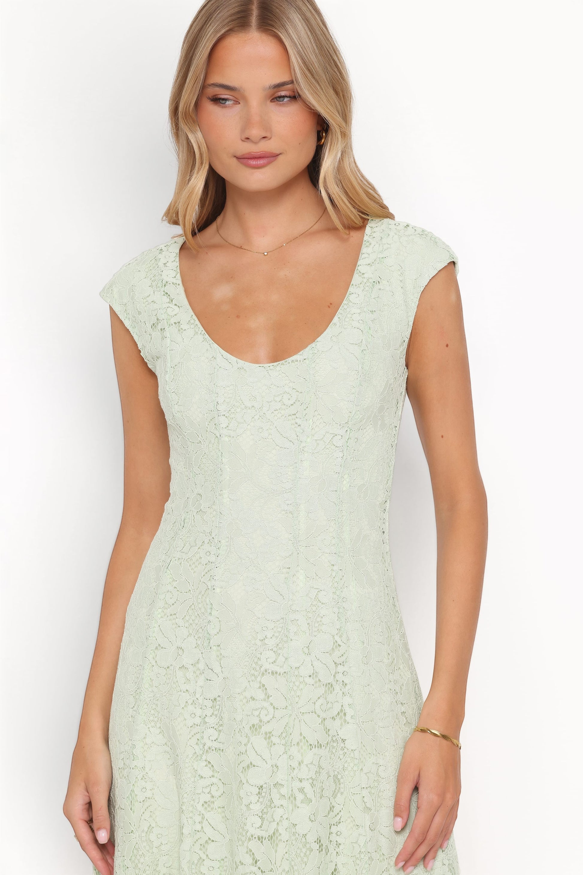 Robe d'invitée de mariage longue en dentelle – Vert sauge - vue 3 - Valerelle